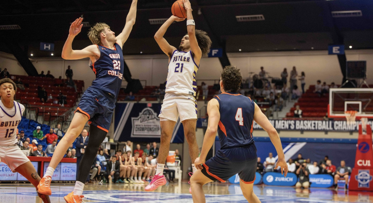 Grizzlies Overwhelm Snow with Full-Court Pressure, Advance to Quarterfinals